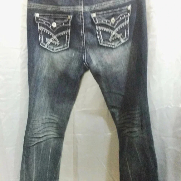 Jeans - Picture 8 of 11